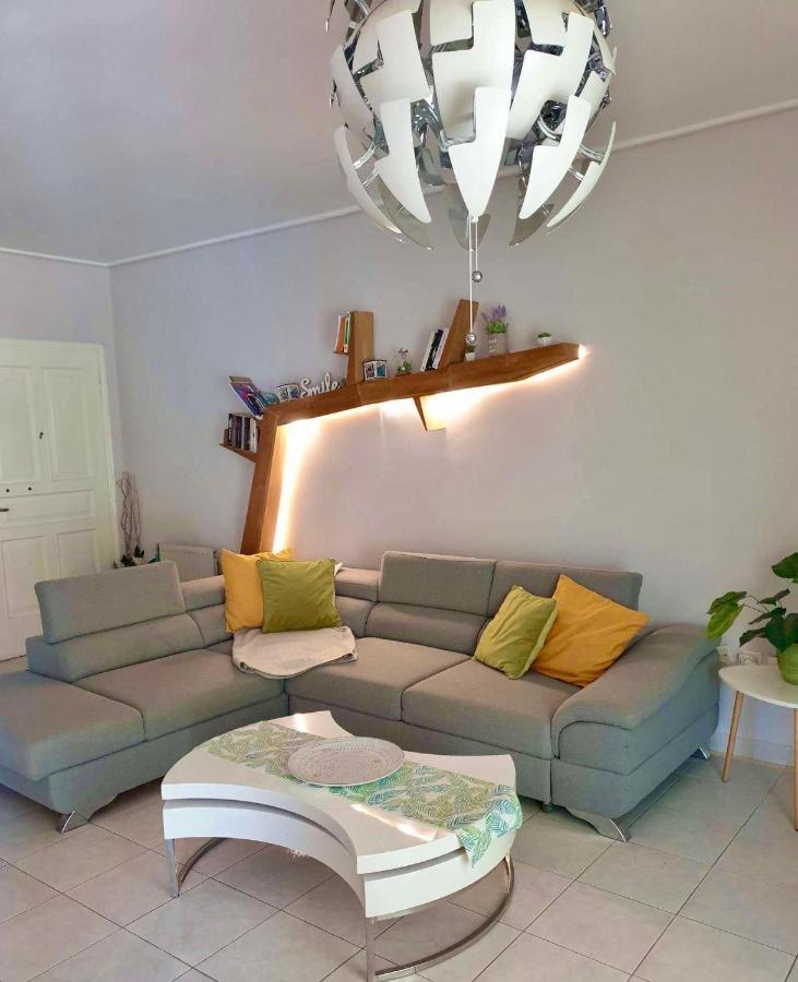 Modern 2Br City Flat 10Min From The Beach Atene Esterno foto