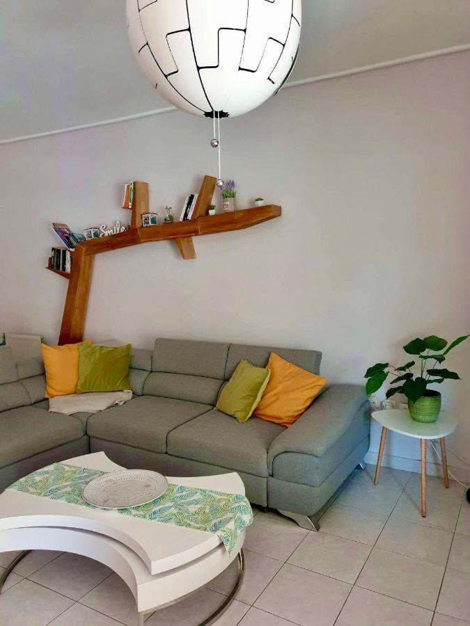 Modern 2Br City Flat 10Min From The Beach Atene Esterno foto